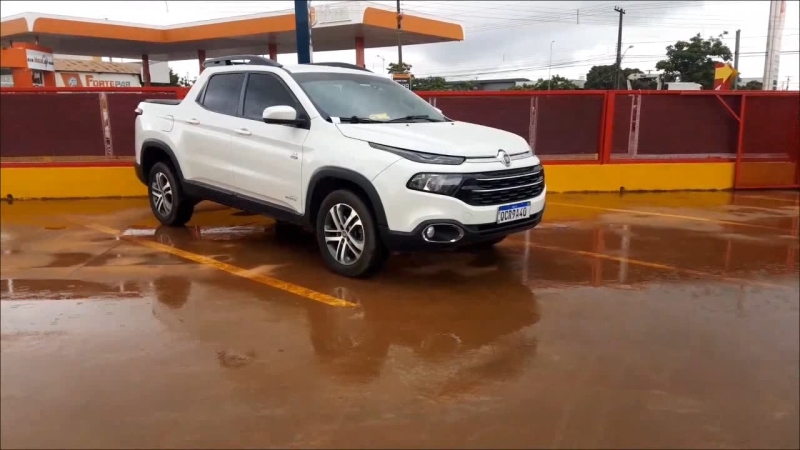 TORO FREEDOM 1.8 16V FLEX AUT.