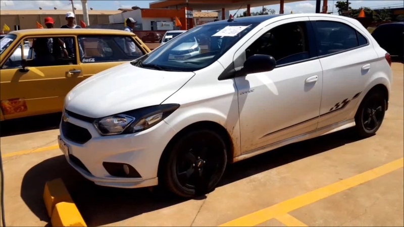 ONIX HATCH EFFECT 1.4 8V F.POWER 5P MEC.