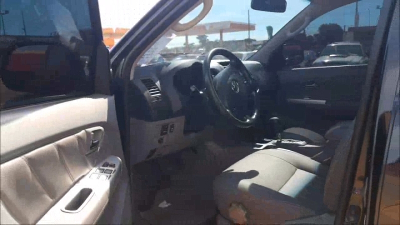 HILUX CD SRV D4-D 4X4 3.0 TDI DIESEL AUT